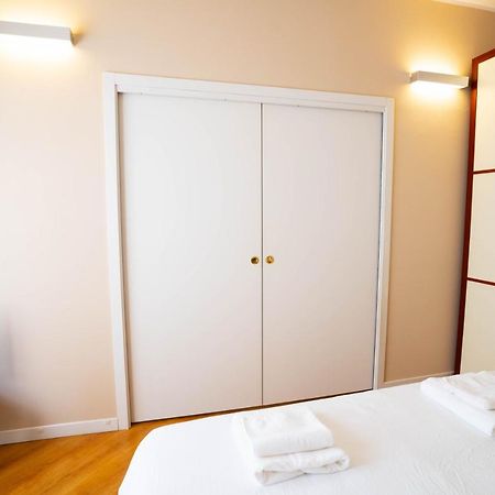 V12 Apartments - Alfieri 2A Новара Екстериор снимка