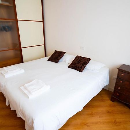 V12 Apartments - Alfieri 2A Новара Екстериор снимка