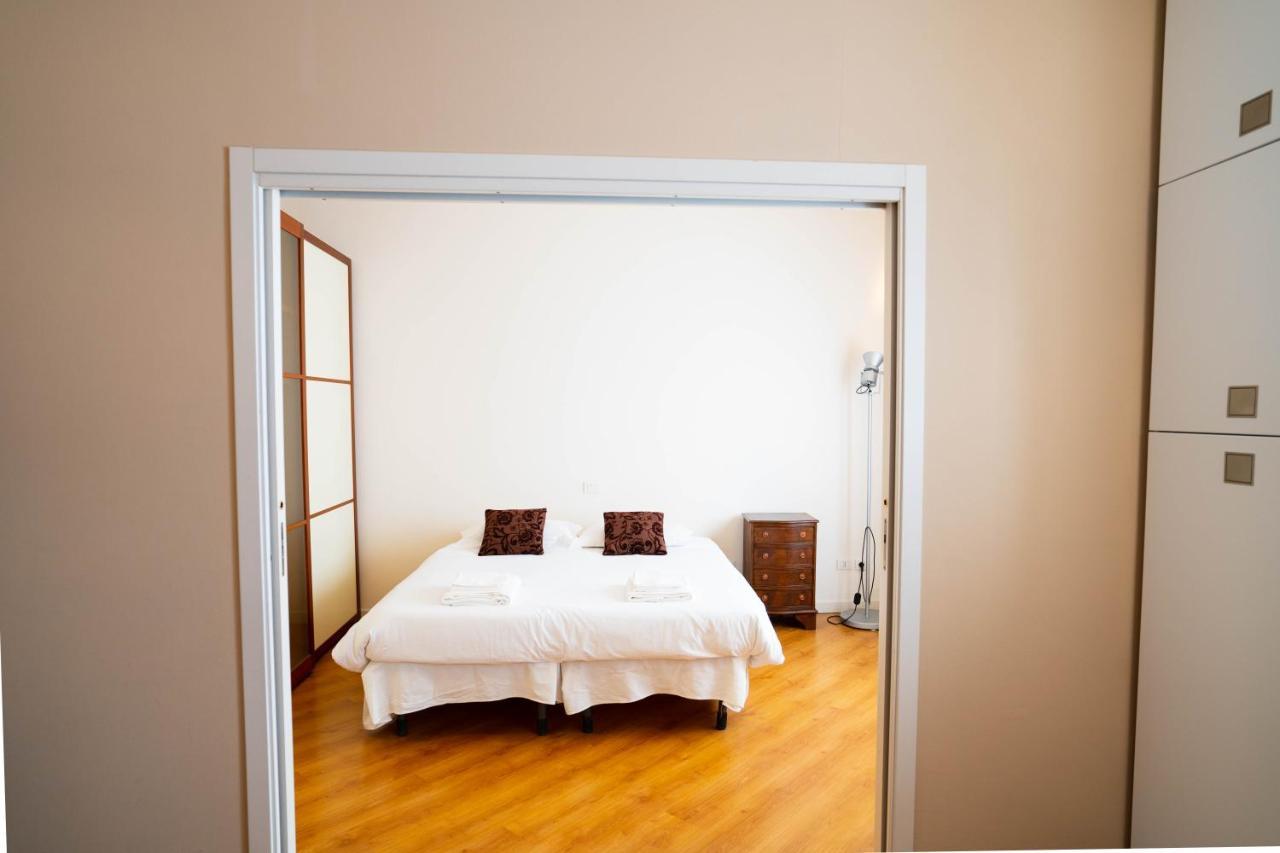 V12 Apartments - Alfieri 2A Новара Екстериор снимка