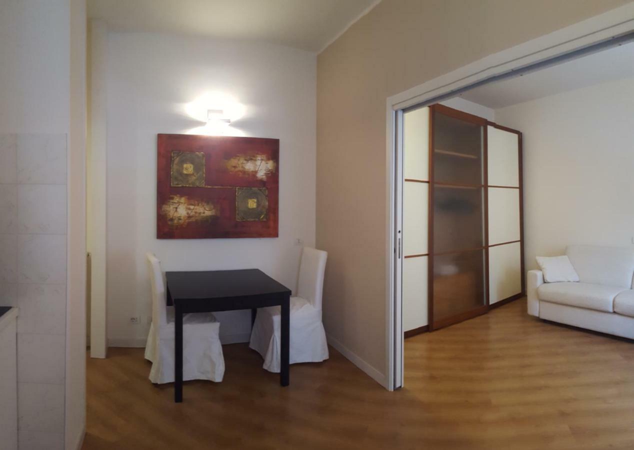 V12 Apartments - Alfieri 2A Новара Екстериор снимка